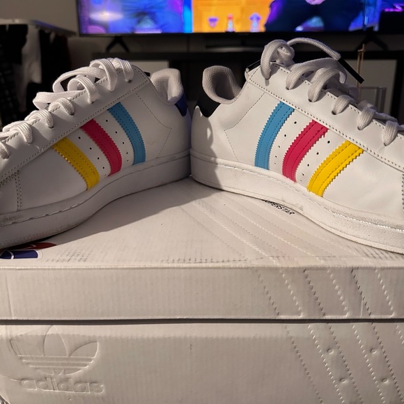 Adidas Superstar Inclusive sneakers - Like NEW! (Wore once) - Picture 8 of 9